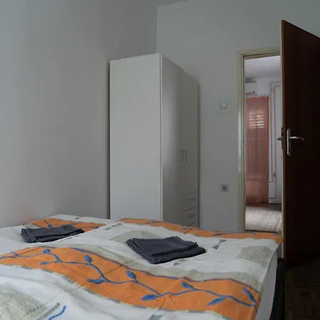 Free Parking 2 Bedroom Apartment